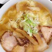 「ワンタンラーメン」@喜多方ラーメン坂内 池袋サンシャイン店の写真