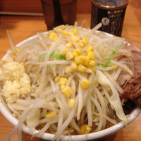 「プチ二郎650円＋しょうが50円＋ニンニクマシ」@ラーメン二郎 八王子野猿街道店2の写真