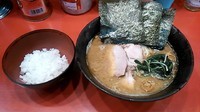 「ラーメン + タマネギ」@家系総本山 ラーメン吉村家の写真