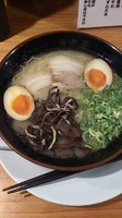 「博多ラーメン＋味玉」@博多ラーメン 清水屋の写真