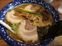 「しょうゆ味ちゃーしゅーめん」@らーめん三歩の写真