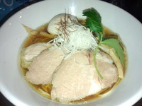 「特製醤油ラーメン」@新宿 モモンガの写真