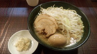 「大人の塩ラーメン中 味玉 しょうが」@麺や豚髭の写真