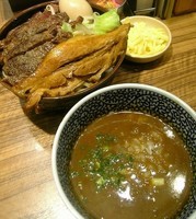 「カレーつけめん(並)＋ステーキ＋とろけるチーズ＋半熟煮玉子」@ラーメン燈郎の写真