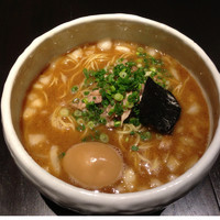 「掛け豚+味玉」@俺の空 新宿店の写真