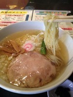 「塩らーめん（６８０円）」@よろづ屋の写真