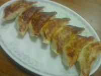 「餃子４７０円」@ほとりの写真