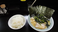 「らーめん並　固め多めの海苔増、ほうれん草増」@萬来亭の写真