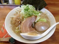 「野菜たっぷりラーメン＋味玉（￥750＋￥100）」@ラーメン岩佐 下鶴間店の写真