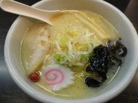 「塩らーめん」@らーめん 山頭火 旭川ラーメン村店の写真