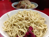 「大ラーメン豚入（750円）+つけ麺（100円）アブラヤサイ」@ラーメン二郎 中山駅前店の写真