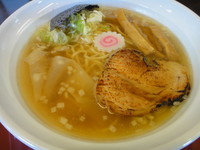 「しろ醤油・らーめん」@らーめん 新 満福の写真