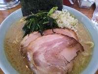 「醤油とんこつラーメン  ６５０円」@横浜ラーメン とんこつ家 平須店の写真