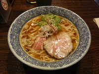 「芳醇醤油鶏そば」@麺や 而今 大東本店の写真