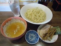 「夏季限定『冷やしつけ麺(￥750)』...白醤油＆中盛」@らーめん 夢中の写真