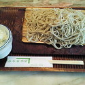 粗挽十割蕎麦（大盛＋２００円）＝１０００円