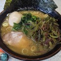 横浜ラーメン＋味付煮卵＋茎ワカメ（￥650＋￥100＋無料）