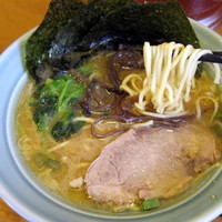 「朝いちサービス ラーメン 380円」@横浜家 岡野町店の写真