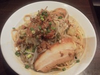 「冷たいゴマまぜそば 【特☆限定】 中盛(７９０円＋１００円)」@らーめんの円熟屋 大里店の写真