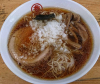 「ラーメン 国産そば粉入り中華麺　390円」@丸幸の写真