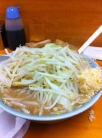 「ラーメン　（ヤサイ・ニンニク）　700円」@ラーメン二郎 新橋店の写真