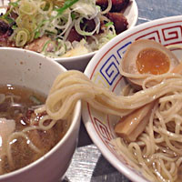 「塩つけ麺中250g＋焼豚切り落しめし（ネギ入り）」@煮干鰮らーめん 圓 町田店の写真