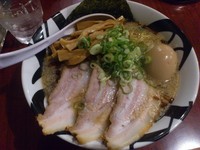 「特製背油中華そば」@凌駕IDEAの写真