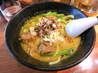 「特製牛すじ伽哩麺（大盛り）」@麻布麺房どらいちの写真