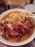 「あんかけDX（中盛・野菜増し・ニンニク）980円」@旨辛ラーメン 表裏の写真