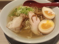 「塩味玉めん」@麺や 七彩 東京駅の写真