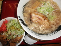 「正油らーめんセット（ミニチャーシュー丼）　「700円」」@ラーメン雲竜 本店の写真