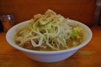 「ラーメン麺少なめ(ニンニク少なめ・アブラ)650円」@ラーメン二郎 立川店の写真