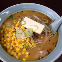 「味噌コーンバターらーめん 麺カタメ頼んだけどヤワメ」@千代田しらかばラーメンの写真