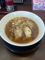 「入善ブラウンラーメン」@中国麺飯店 王虎の写真