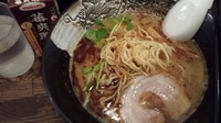 「黒天降　豚骨＋鶏＋醤油　750円」@麺屋 天孫降臨 三宮本店の写真
