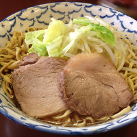 「ラーメン大盛り 野菜マシ 麺カタカタ」@らーめん陸の写真