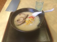 「とんこつラーメン」@くるまやラーメン 三崎口店の写真