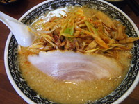 「辛　細切りねぎチャーシュー麺850円」@拉麺 梅太郎の写真