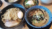 「鶏黒つけめん+チャーシュー1枚と味玉+温玉チャーシュー丼」@麺堂 稲葉 Kuki styleの写真