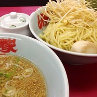 「醤油つけ麺（酢抜）680円　味玉80円　味付ネギ」@ラーメン山岡家 足利店の写真