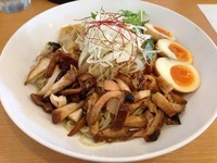 「塩あえＳＯＢＡ中＋スモークエッグ 1010円」@自家製麺 TERRAの写真
