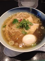 「塩らーめん味玉」@ラァメン家 69’N’ ROLL ONE 赤坂本店の写真