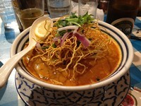「カオ・ソイ(チキンカレーヌードル)」@バンコク屋台 カオサン ルミネ新宿店の写真