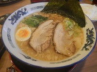 「濃厚醤油ラーメン + 餃子」@優勝軒 岩槻店の写真