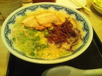 「博多ラーメン６８０円」@由丸 八重洲仲通り店の写真