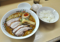 「煮干らーめん(大)＋合鴨たまごかけご飯」@煮干鰮らーめん 圓の写真