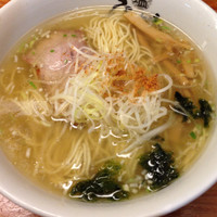 「塩ラーメン」@塩専門 ひるがお 東京駅店の写真