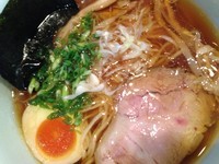 「醤油らぁ麺 700」@麺や維新の写真