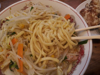 「タンカラ＋麺大盛り」@トナリ 池袋西口店の写真