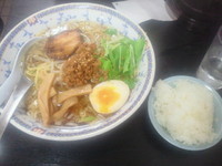 「ラーメン(大盛り)(リニューアル記念500円)」@二代目めん家 味味の写真